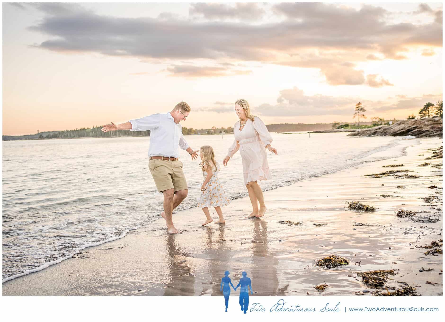 Pemaquid Beach, Pemaquid Beach Maine Family Photographers, Two Adventurous Souls-080221_0014.jpg