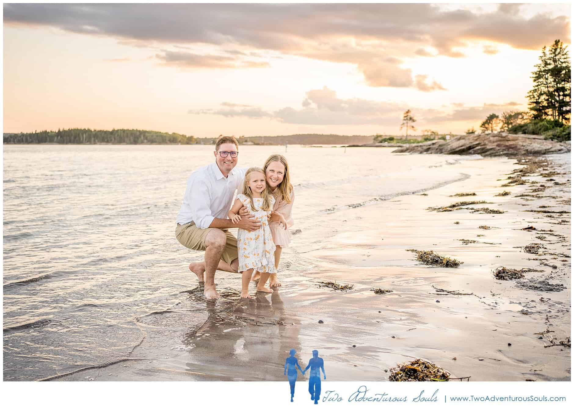 Pemaquid Beach, Pemaquid Beach Maine Family Photographers, Two Adventurous Souls-080221_0015.jpg