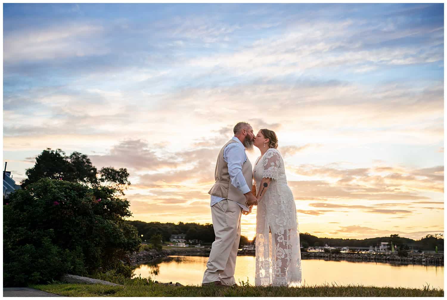 Stage Neck Inn Wedding captured by York Maine wedding photographers, Two Adventurous Souls