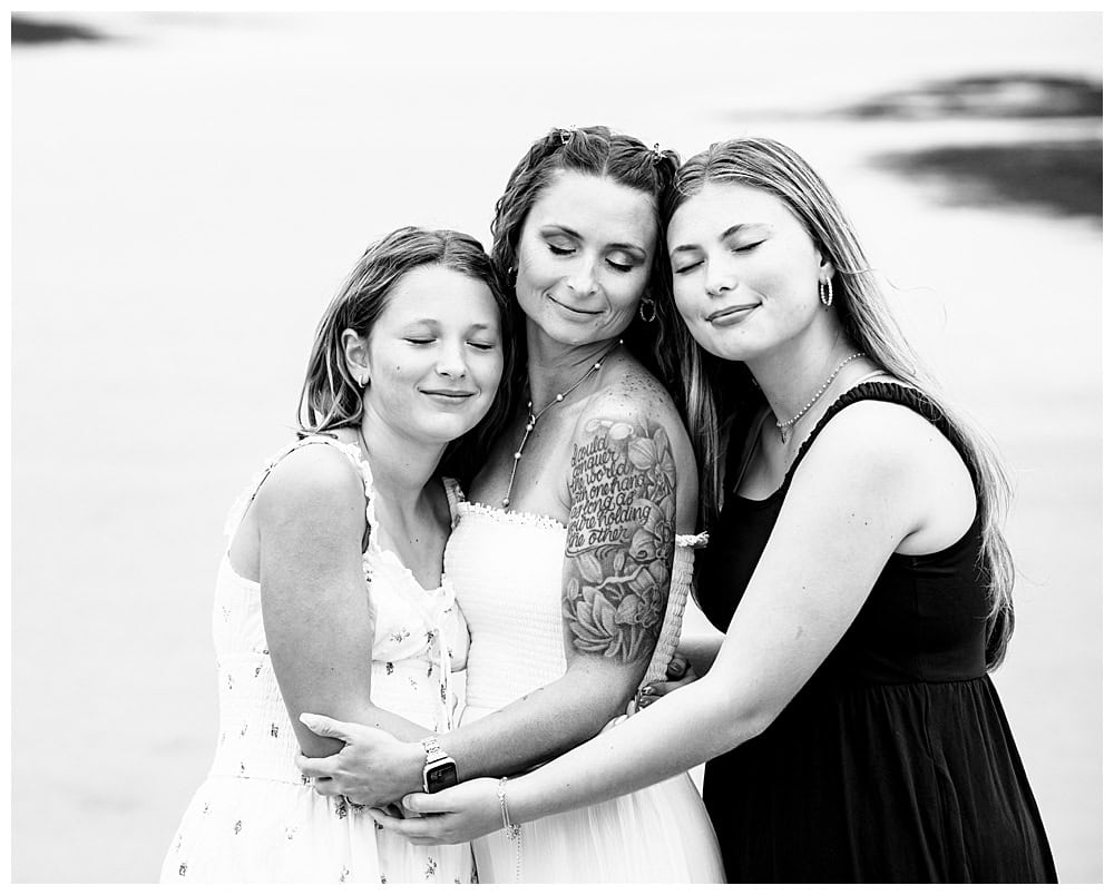 Boothbay Harbor Family Photos, Boothbay Harbor Family Photographer, Extended family portraits on a sandy beach