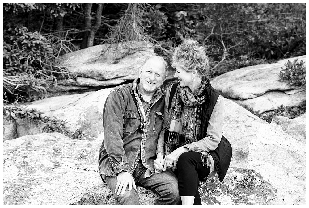 Extended family portraits on the back rocky shore of Squirrel Island. Squirrel Island Family Photography by Boothbay Harbor Family Photographer, Two Adventurous Souls