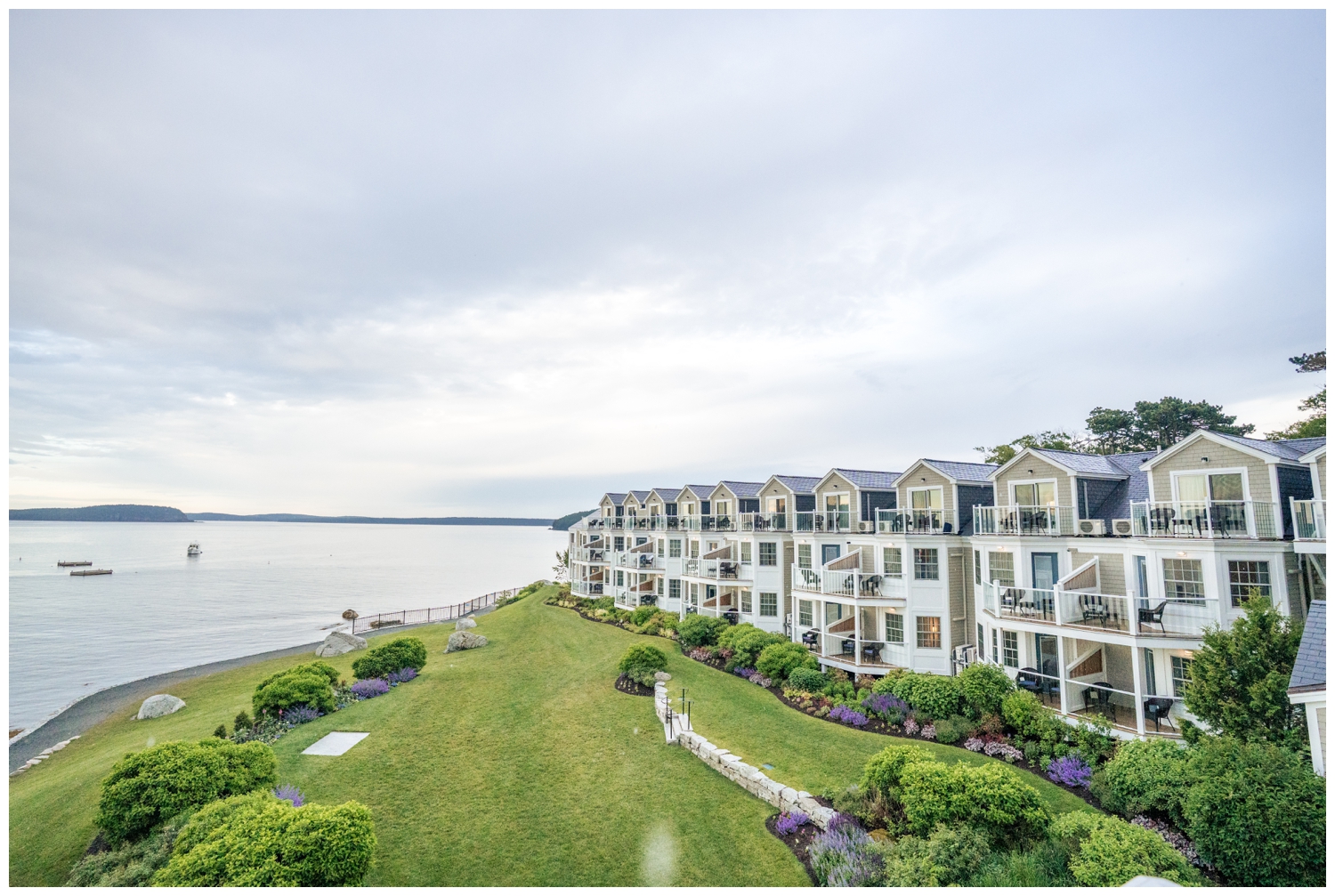 Bar Harbor Inn Wedding captured by Bar Harbor Inn wedding photographer, Two Adventurous Souls