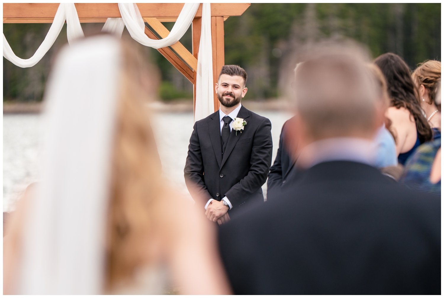 Sebasco Harbor Resort Wedding Photographers Capture the ceremony on the lawn