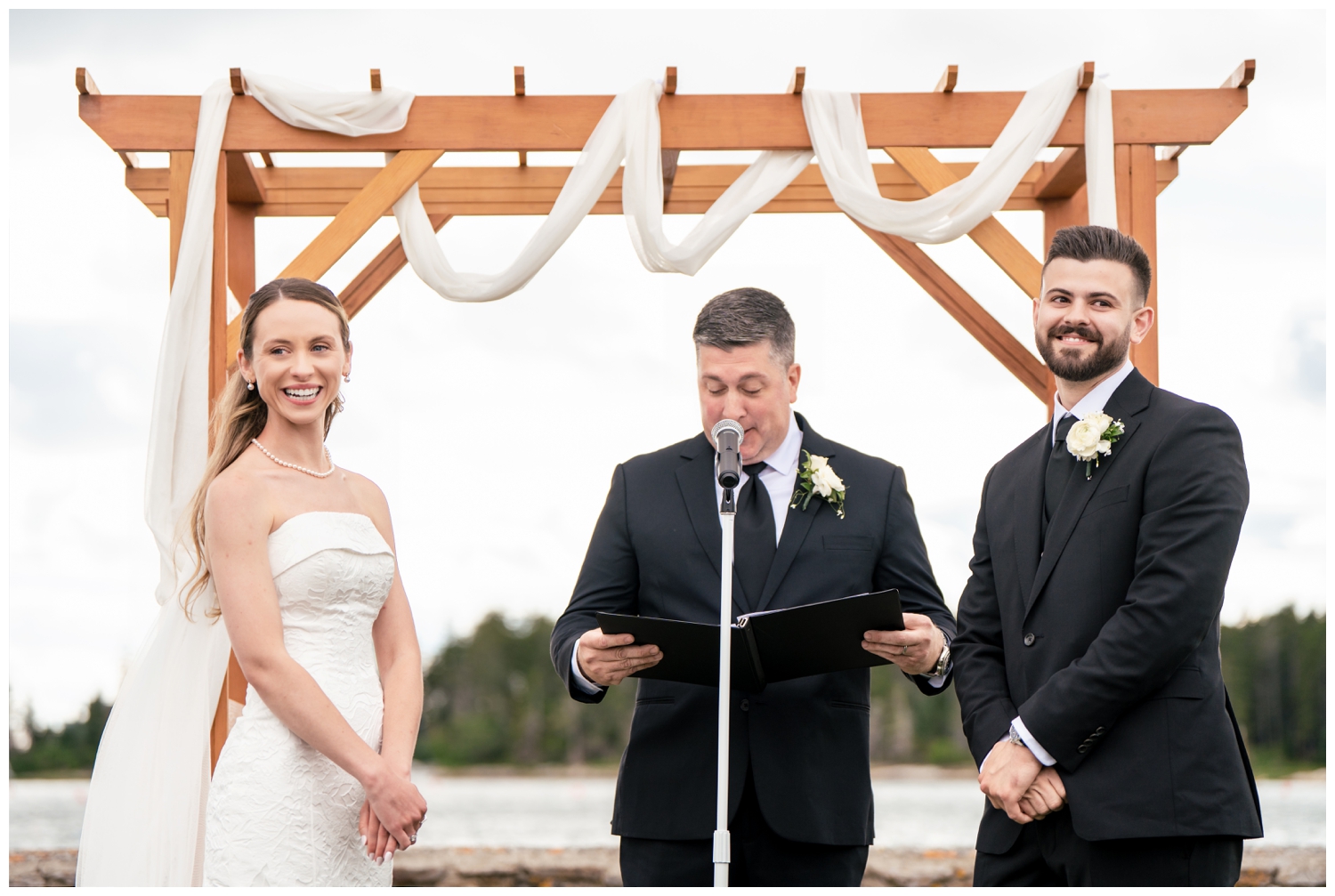 Sebasco Harbor Resort Wedding Photographers Capture the ceremony on the lawn