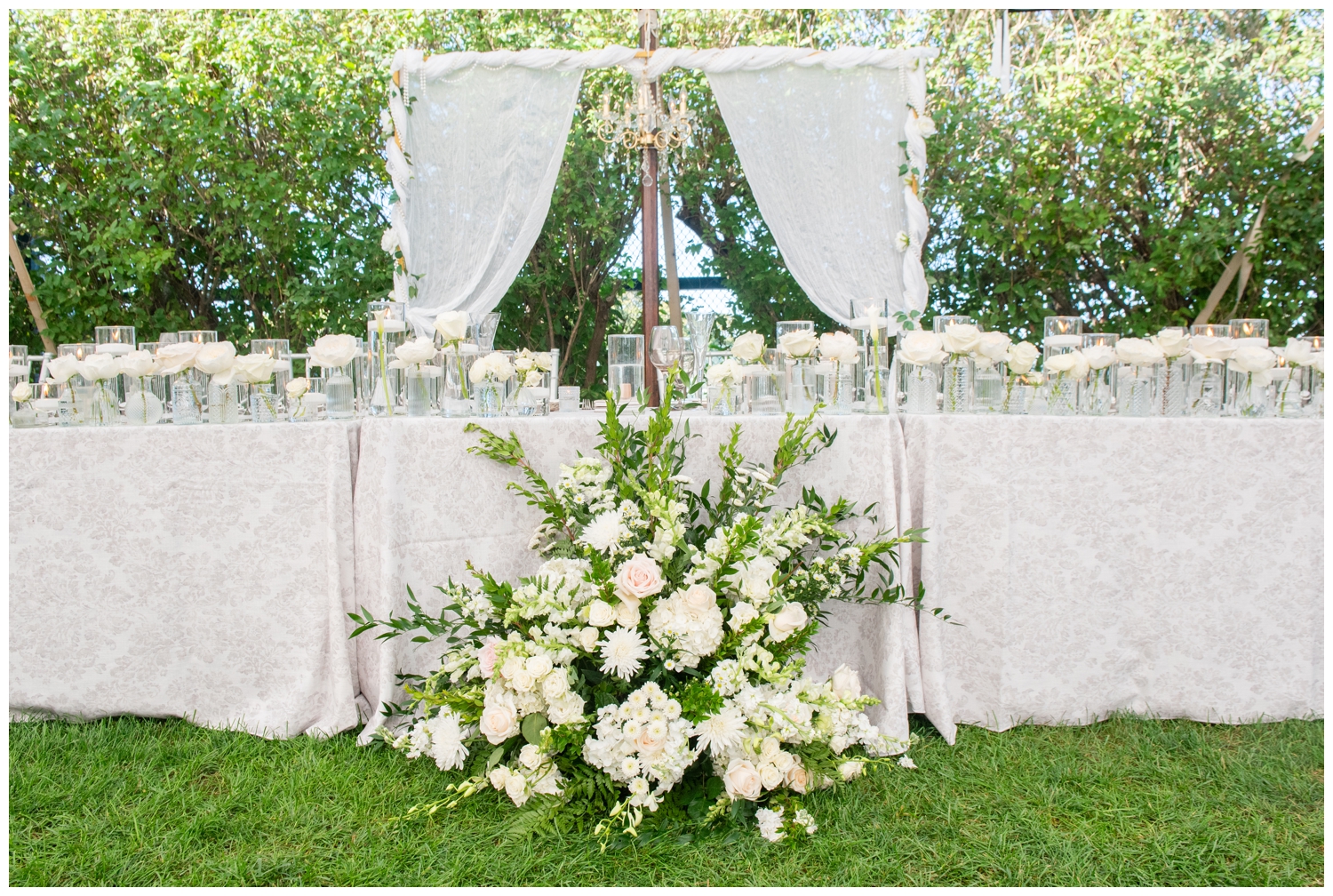 Abanakee Club Wedding in Biddeford Pool, Captured by Abanakee Club Wedding Photographers - Two Adventurous Souls