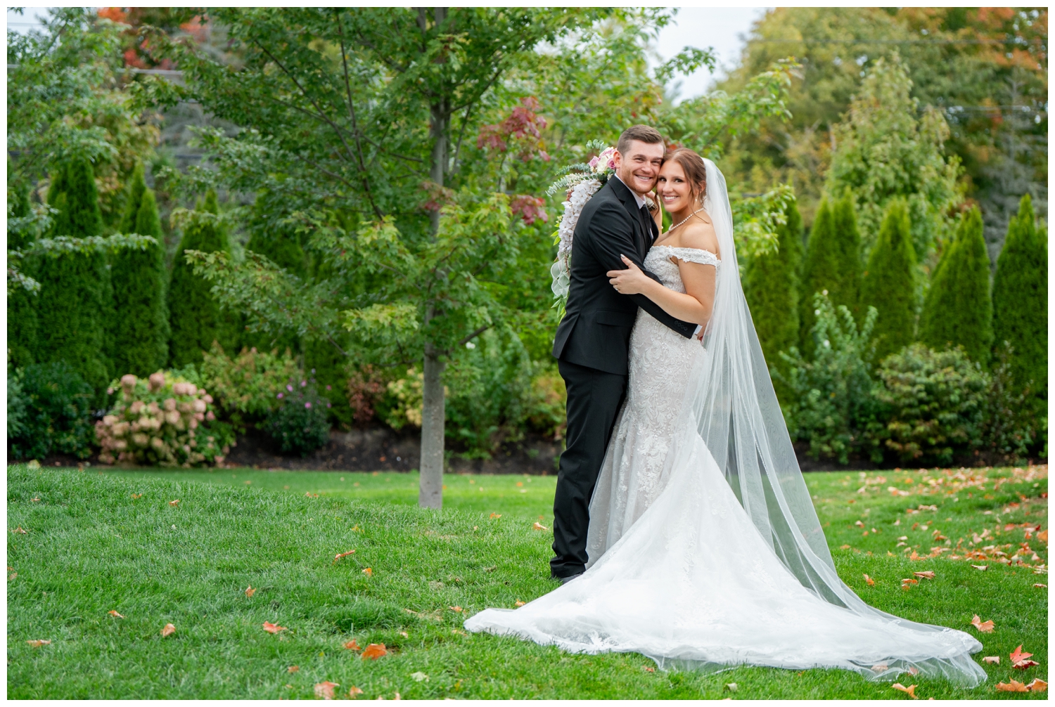 Red Barn at Outlook Farm Wedding Photographers Southern Maine Wedding Photos Two Adventurous Souls 092626 0001
